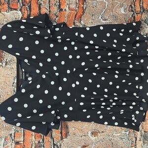 Torrid Black and White Flutter Sleeve Peplum Blouse, Sz 2